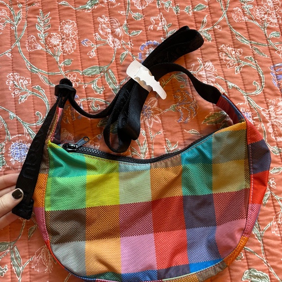 NWT Small Baggu Madras Crescent Bag! - Picture 4 of 6